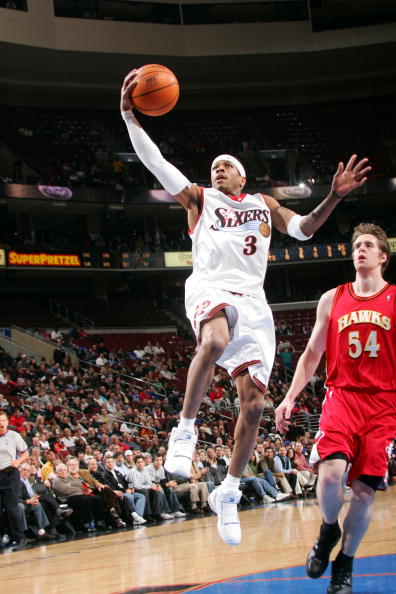 日职联收官战前瞻：京都不死鸟主场抢亚冠资格 神户胜利船携交锋优势来袭（日职联末轮前瞻：京都不死鸟主场冲击亚冠名额，神户胜利船凭交锋优势压境）