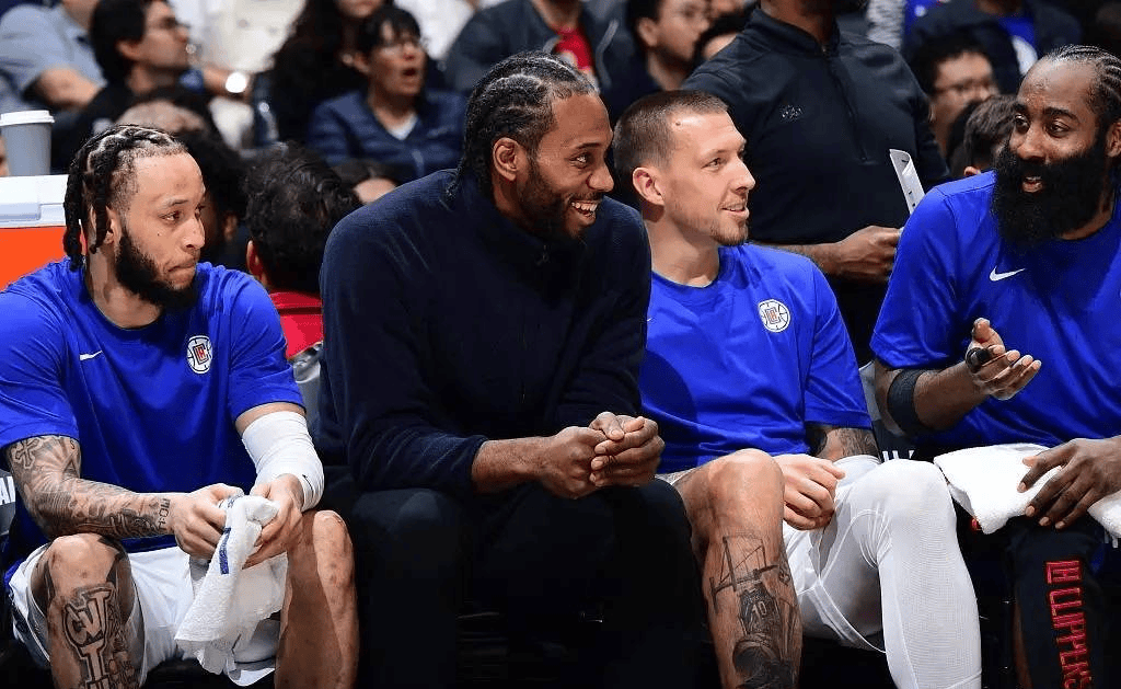 喜忧参半：队报盘点法国国脚们近一个月的表现（起伏并存：队报盘点法国国脚近一个月的发挥）