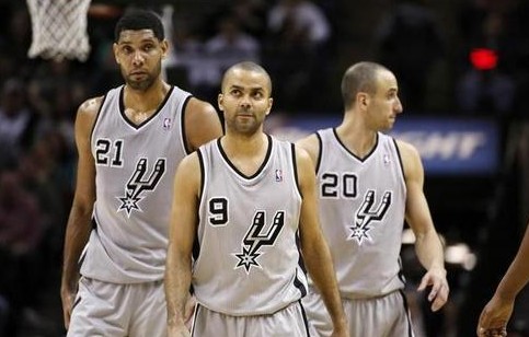 你礼貌吗！戈贝尔让杰伦·布朗跟自己一样剃成光头（戈贝尔调侃杰伦·布朗：剃个光头，和我同款造型）