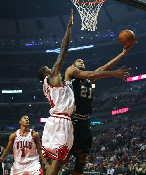 科沃德在30分钟内打出23分14板5助&历史第二位新秀（科沃德30分钟高效砍下23分14板5助，成史上第二位达成此数据的新秀）