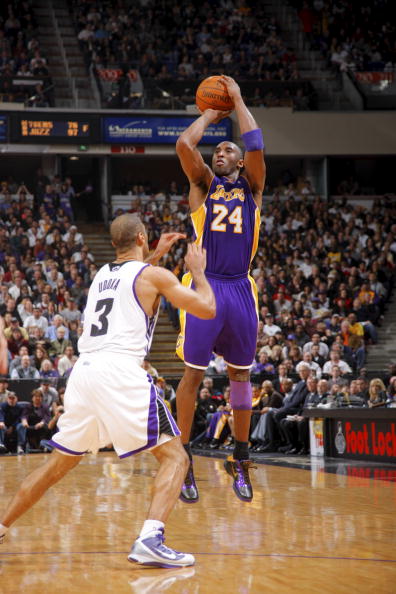 布伦森打铁奇兵末节17分难救主，布朗42+4+4，凯尔特人复仇尼克斯（布朗轰42+4+4率绿军复仇，布伦森末节17分难挽尼克斯败局）