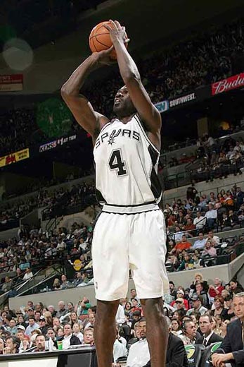 与C罗同级！沙特超多队关注萨拉赫 开价1.75亿镑年薪（多支沙特联球队追逐萨拉赫：年薪报价达1.75亿英镑，待遇堪比C罗）